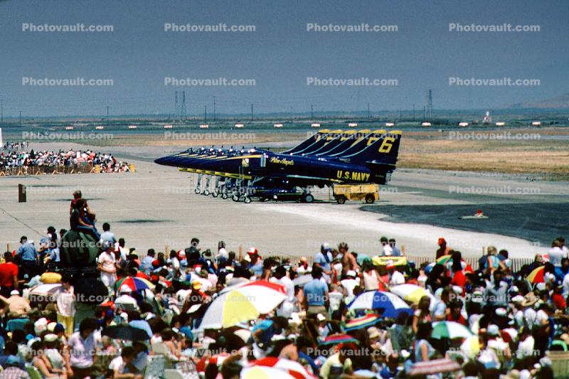 Airshow, crowds, audience, people, Spectators, Number-6, 3 July 1983