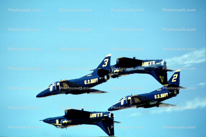 Formation Flight, airborne, The Blue Angels, A-4F Skyhawk, Blue Angels, flying upside-down, 3 July 1983