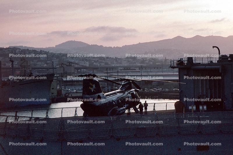 Boeing CH-46 Sea Knight, USS Kitty Hawk (CV-63)