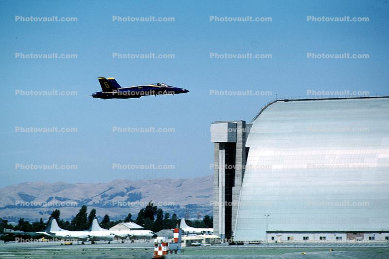 McDonnell Douglas F-18 Hornet, Blue Angels, Number-5, flight, flying, airborne
