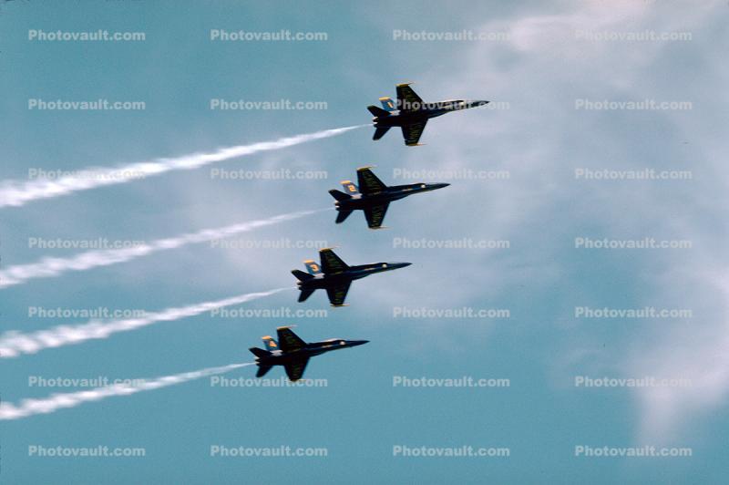 Formation Flight, McDonnell Douglas F-18 Hornet, Blue Angels