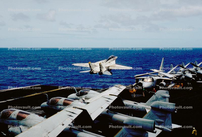 Grumman F-14 Tomcat Taking-off