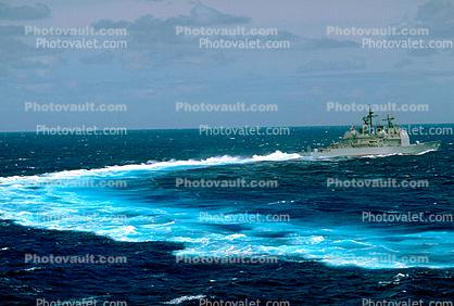 USS Princeton (CG-59), Guided Missile Cruiser, USN, glowing wake