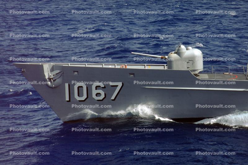 USS Francis Hammond (DE 1067), Knox-class frigate