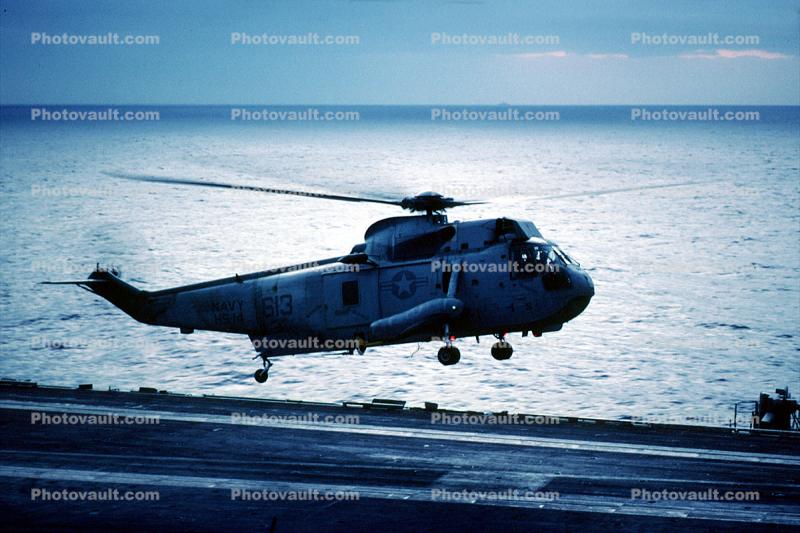 Sikorsky SH-3 Sea King, taking-off, 613 