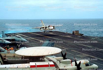 Lockheed S-3B Viking, Landing 704, Landing, VS-38, 0574