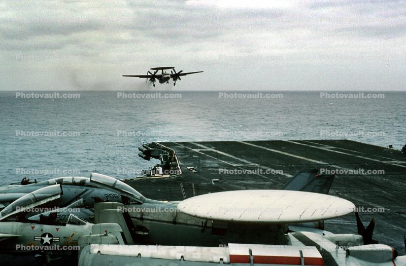 Grumman E-2C Hawkeye, NE-602, 163027, VAW-116 'Sun Kings', touch-and-go, landing