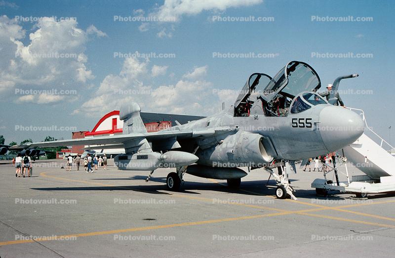 EA-6B Prowler, NJ555, external pods