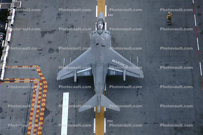 AV-8B Harrier, USS Boxer (LHD-4)