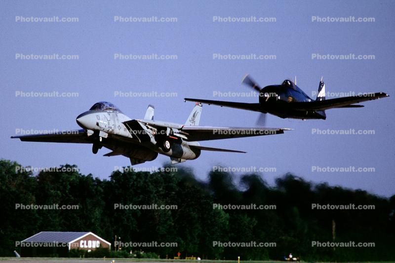 Grumman F-14 Tomcat, Grumman F8F Bearcat, Heritage Flight