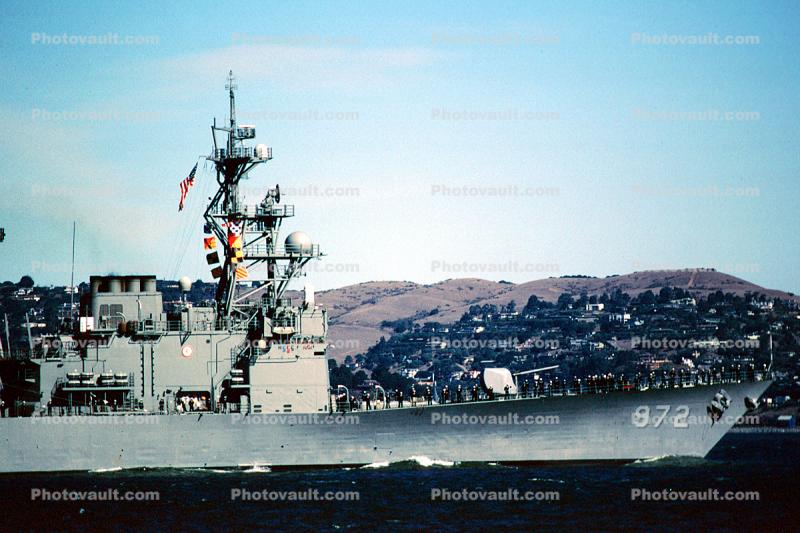 USS Oldendorf (DD-972), Gun, Mast