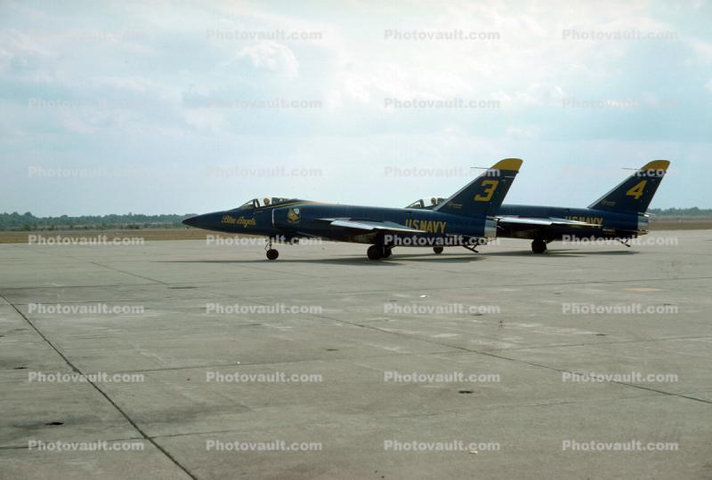 Grumman F-11 Tiger, Blue Angels, Number-3, Number-4