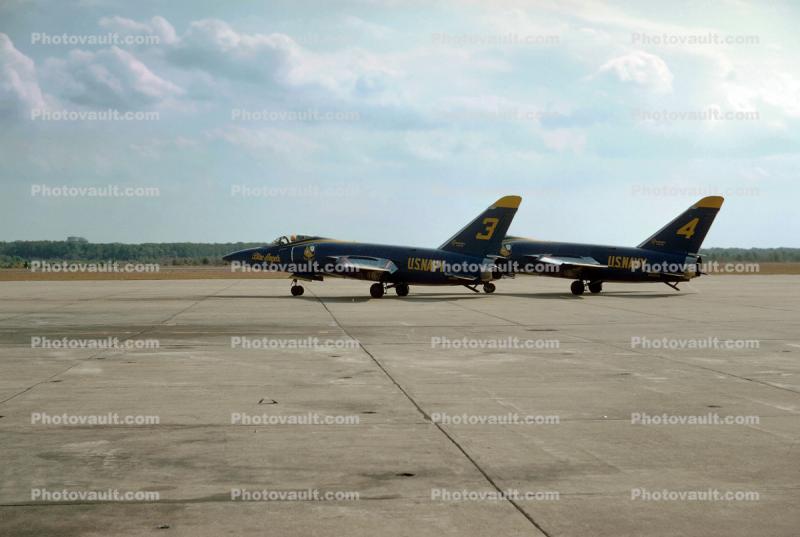 Grumman F-11 Tiger, Blue Angels, Number-3, Number-4