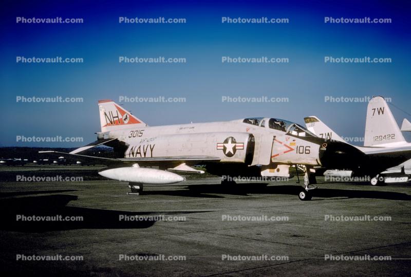 3015, F-4B, VF-213, USS Kitty Hawk, 106
