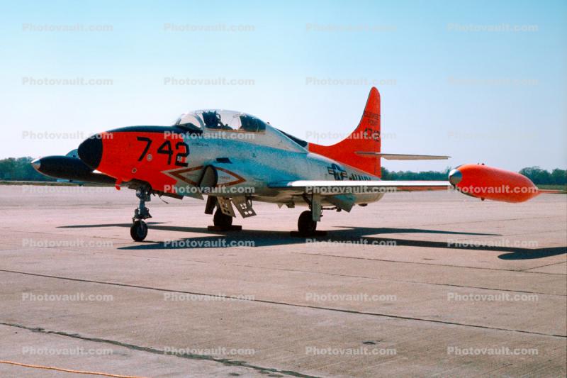 4742, Quonset Point, T-33, 742, USN