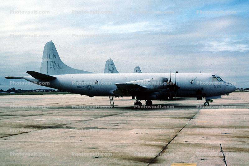924, LN, Lockheed P-3 Orion