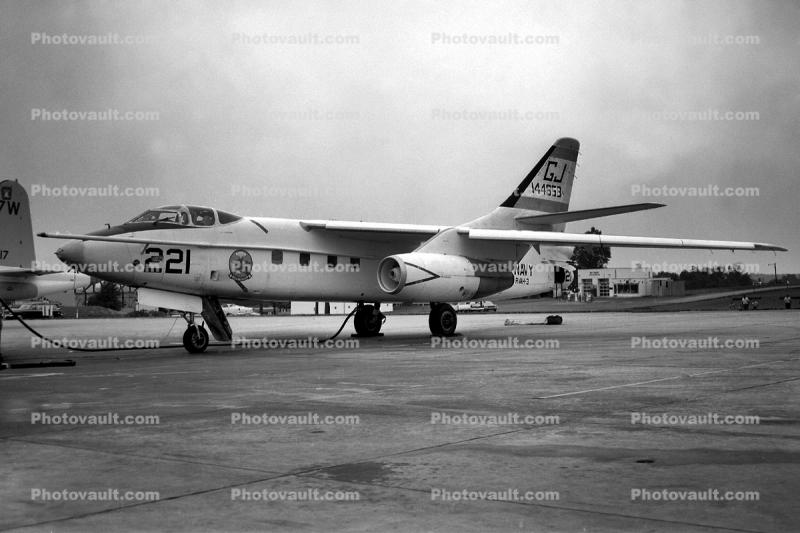 144858, 221, Douglas A3D-2T Skywarrior, (TA-3B), GJ-221, RVAH-3, 1950s