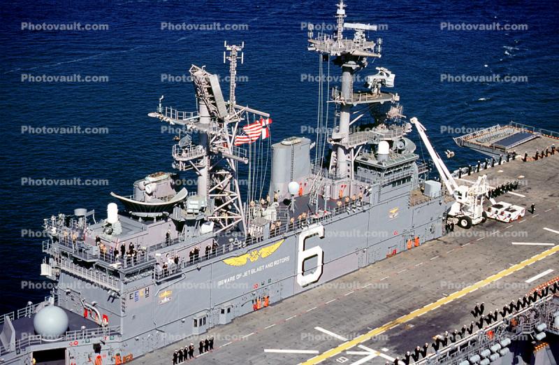 USS Bonhomme Richard (LHD-6), Amphibious Assault Ship, United States Navy, USN, Wasp Class