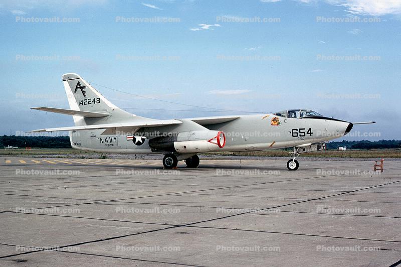 654, 142248, Douglas KA-3B Skywarrior, South Weymouth, England, AF-654, VAQ-208, 1950s