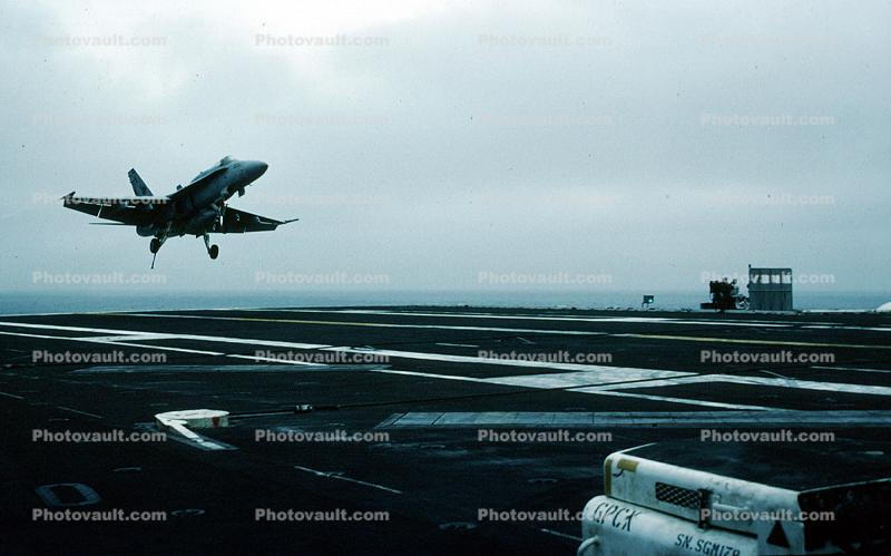 Landing, Tailhook, Fantail, McDonnell Douglas F-18, USS Abraham Lincoln, flight deck
