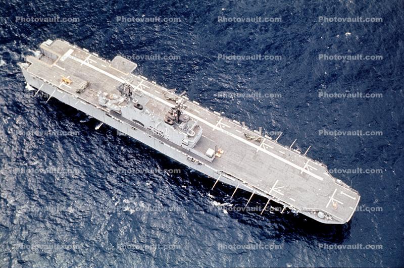 USS Tarawa (LHA-1), Tarawa-class amphibious assault ship