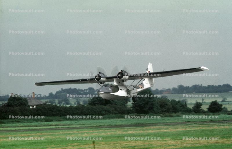 Consolidated PBY-5 Catalina, Flying, flight, airborne, spinning propellers