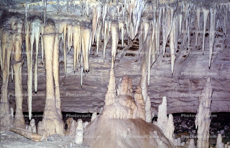 Stalagmite, Stalactite, Columns, Water Cave, underground, fairy tale land, Charleston Caverns, New Zealand
