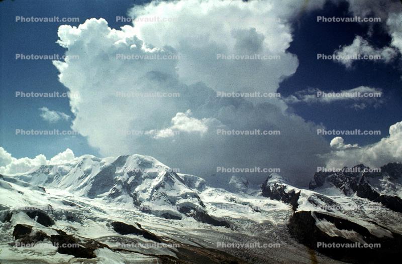 Spectacular Cloud Formation, Mountain Range