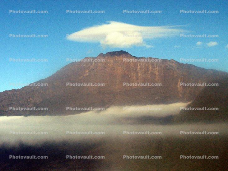 Mt Kilamanjaro, cones, Kibo, Mawenzi, Shira, dormant volcanic mountain