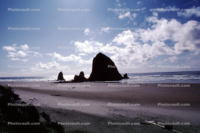 Rock, Outcrops, Pacific Ocean, Cannon Beach, Oregon, Haystack Rock