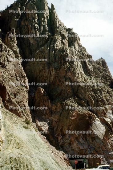 Steep Mountain, Cliffs