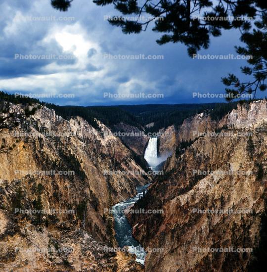 Yellowstone Falls, Waterfall, Yellowstone River, Canyon, The Grand Canyon of the Yellowstone