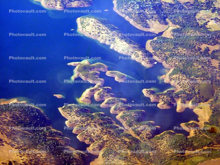 New Melones Lake, Sierra-Nevada foothills, Calaveras County, Tuolumne County, water