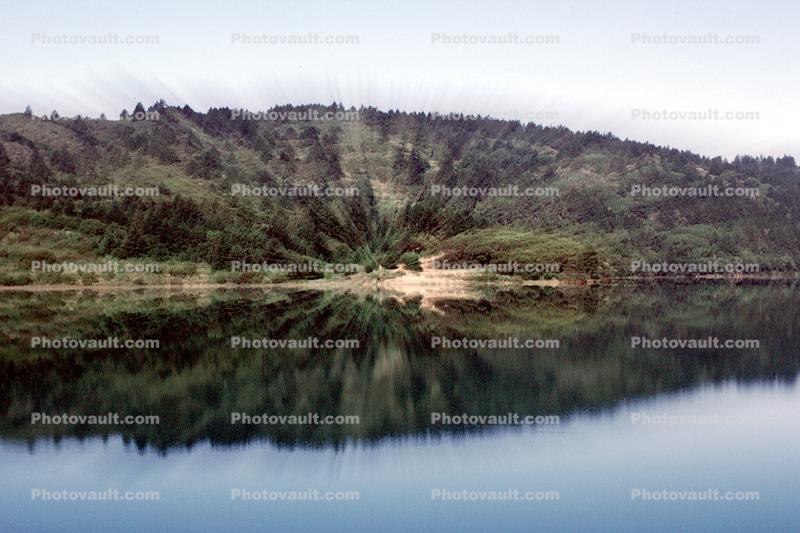 Crystal Springs Reservoir, northern Santa Cruz Mountains, San Mateo County, rift valley, lake, water