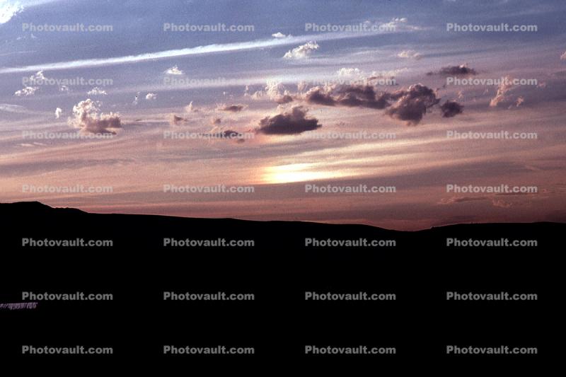 Sundog, Parhelion, Cirrus, Sunclipse, clouds, sunset