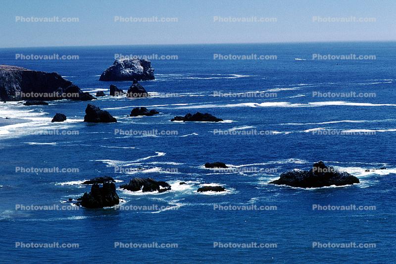 Pacific Ocean, Foam, Horizon, Rocks, Water, Sea