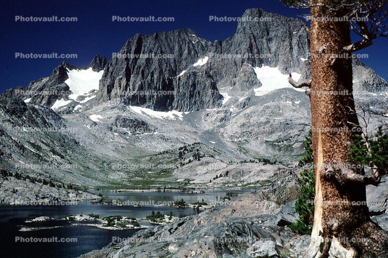 Sierra-Nevada mountains, lake, granite, stream