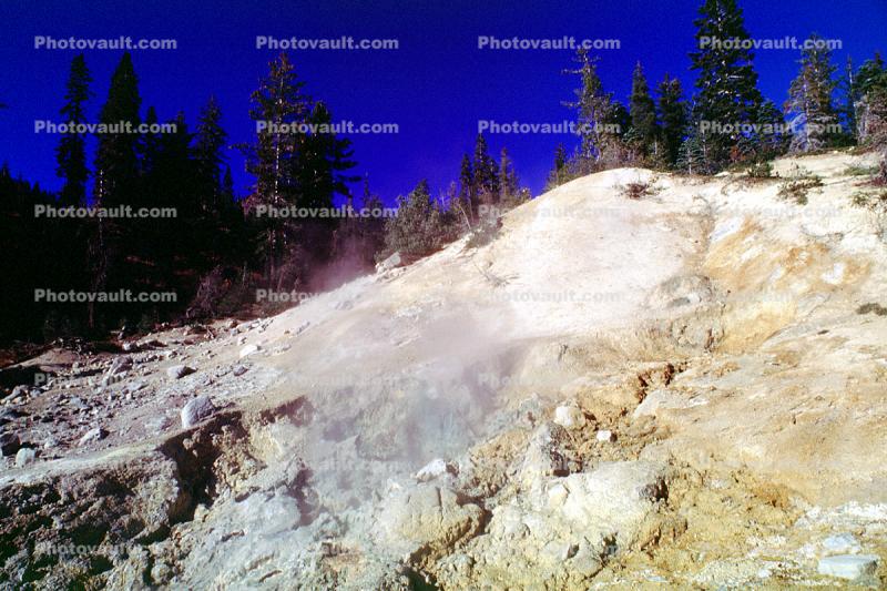 Sulfur Cauldron, Geothermal Activity, steam
