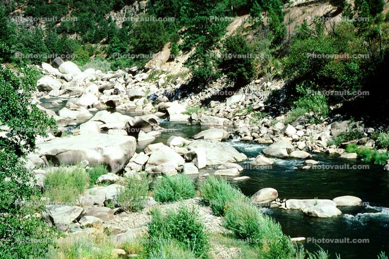 Feather River Canyon, Smooth Boulders