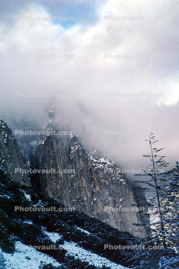 Yosemite Valley in the Winter, El Capitan, Winter, Granite Cliff