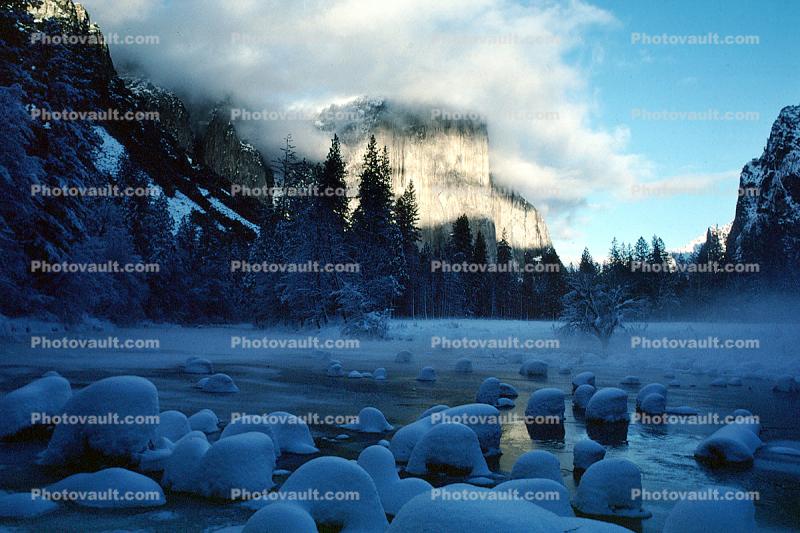 Yosemite Valley in the Winter, El Capitan, Snowy Trees, Valley, Forest, Winter, Granite Cliff