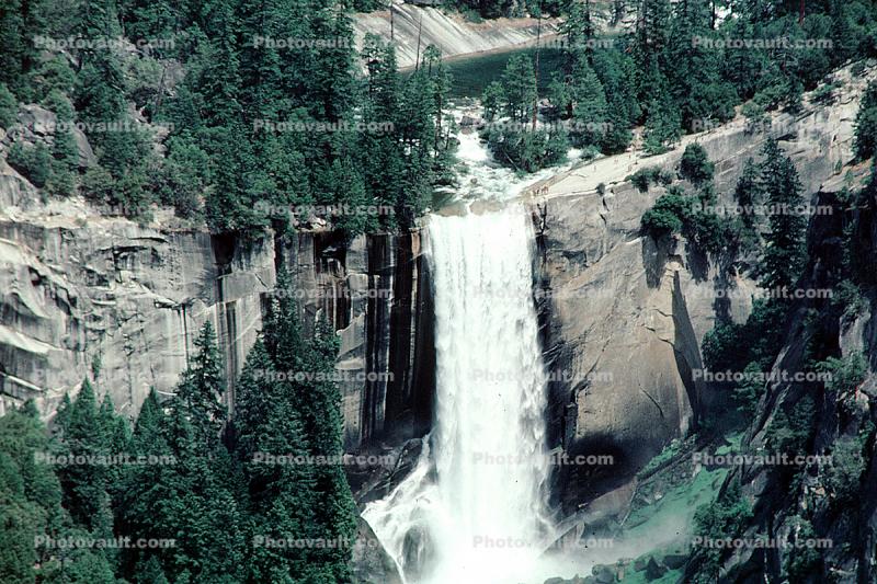 Vernal Falls, Waterfall, Granite Cliff