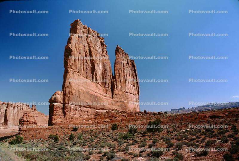 The Organ, Sandstone Tower, Cliff, sedimentary rock, scrub brush, bush