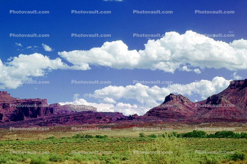 Cumulus Clouds, east of Moab, Castle Valley, Mesa, cliffs, geologic feature, mesa