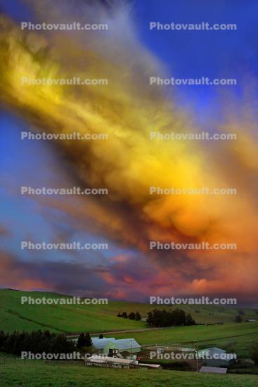 Amazing Sunset Clouds in the Valley, Mamatus Clouds, Sunset, Sunclipse, Two-Rock, Sonoma County