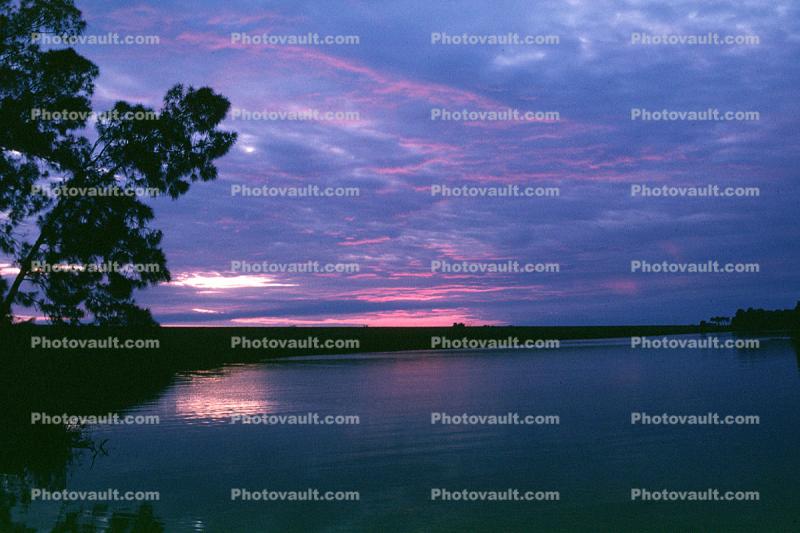 Lake Okeechobee Florida, water, sunset, clouds