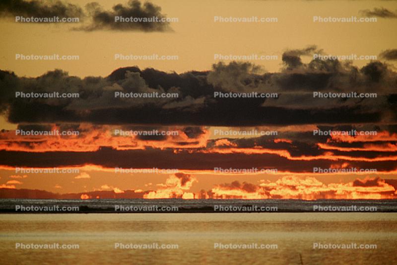 Island of Moorea, Tahiti, Sunset, Sunrise, Sunclipse, Sunsight, Dusk, Dawn, Twilight