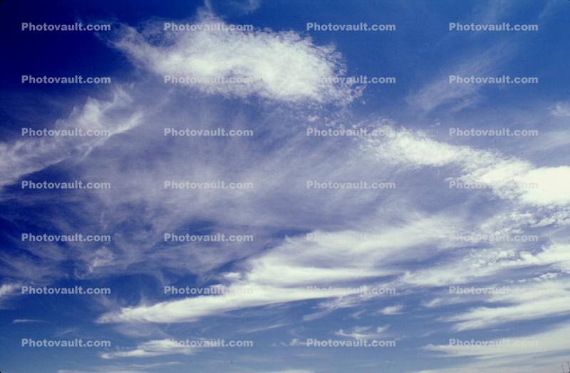 Cirrus Clouds, daytime, daylight, whispy, wispy, wisps, whisp, light