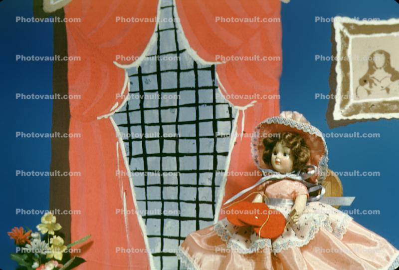 Snow White, Queen Sewing in Palace, Victorian Woman, Hat, Dress, diorama, 1950s