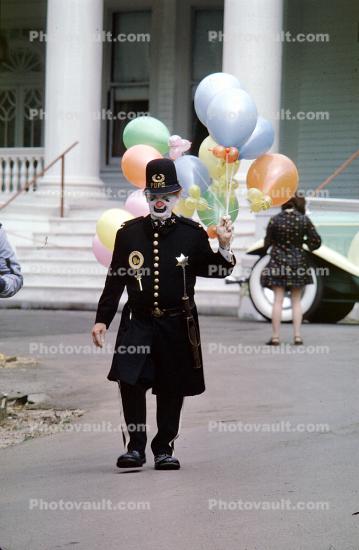 Police Clown, Balloons